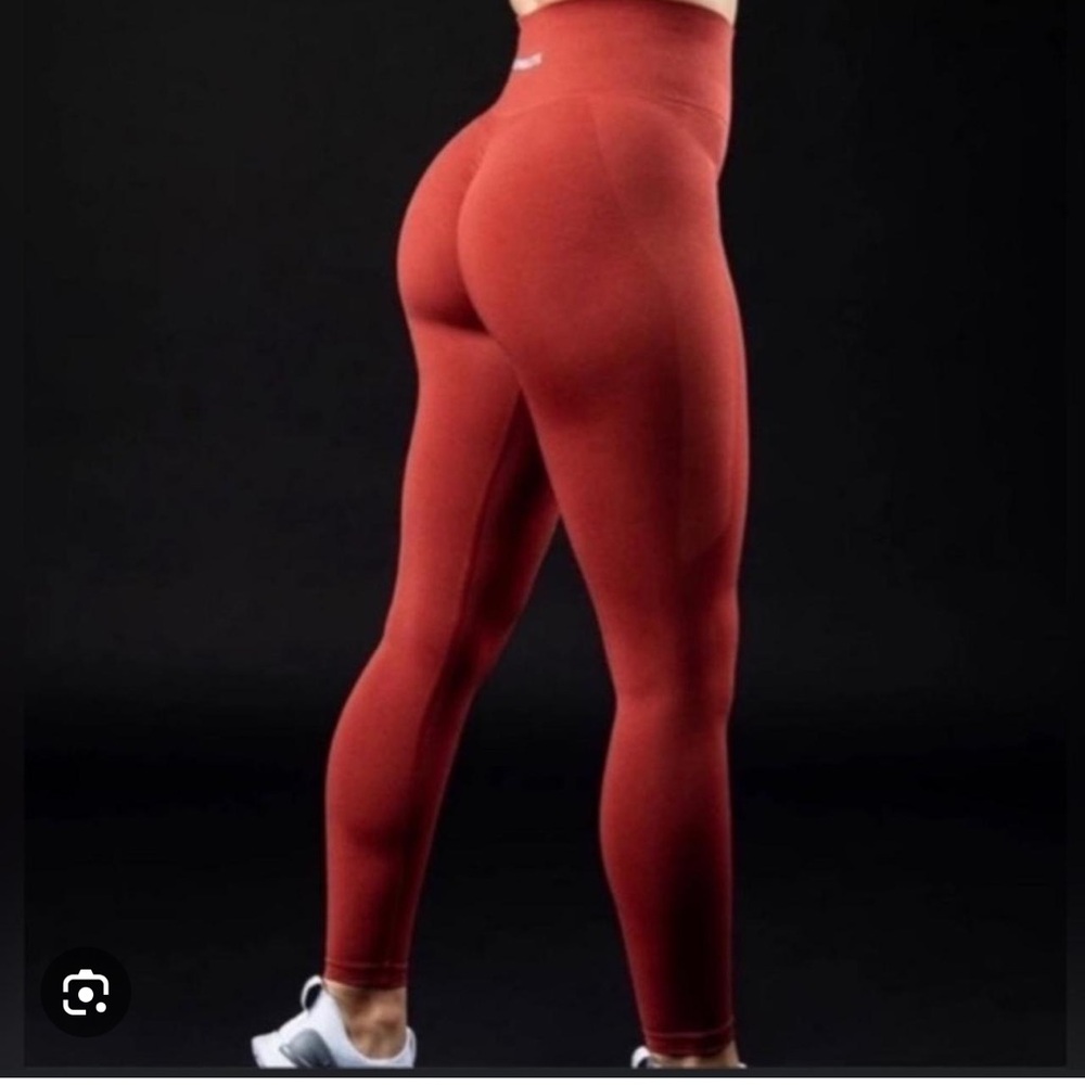 Alphalete size small amplify leggings in red